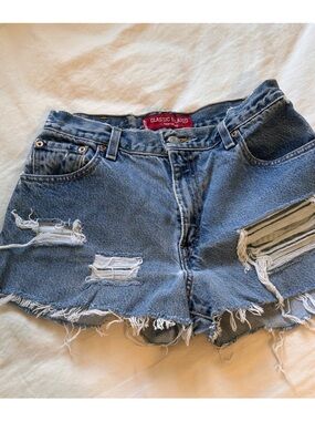 Vintage Levi’s Denim Shorts - Distressed - 6